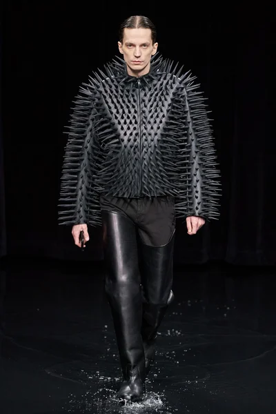 Look 34